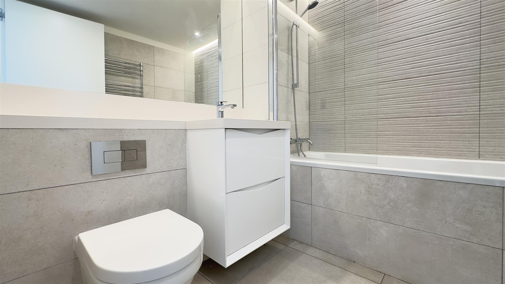 Image of Apartment - 3 Bedrooms - 2 Bathrooms for Rental in EuroCity-Gibraltar, Image 7